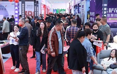 内江家装展会现场展商云集推出优惠吸引观众